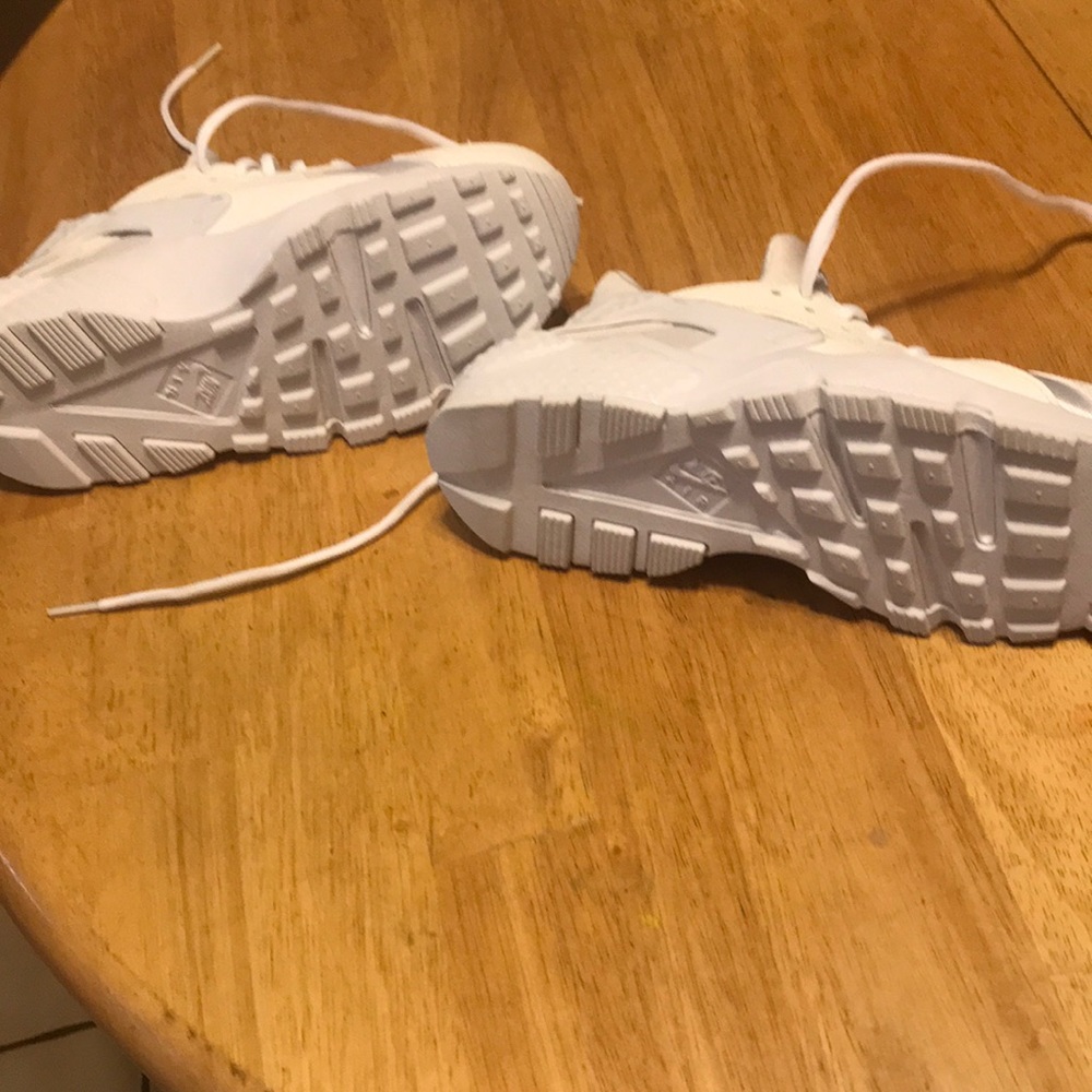 Nike Air Huarache White new! - Picture 3 of 3